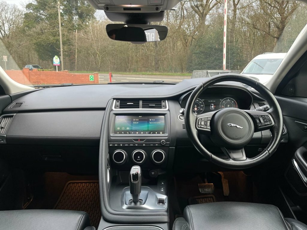 Jaguar E-Pace 2L Hse VN68OEO Red #4