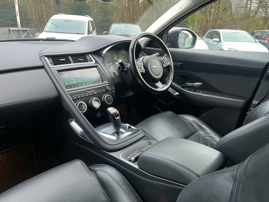 Jaguar E-Pace 2L Hse VN68OEO Red #2