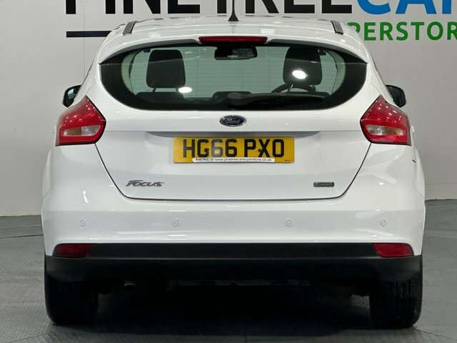 Ford Focus 1.0T Ecoboost Titanium Hatchback HG66PXO White #6