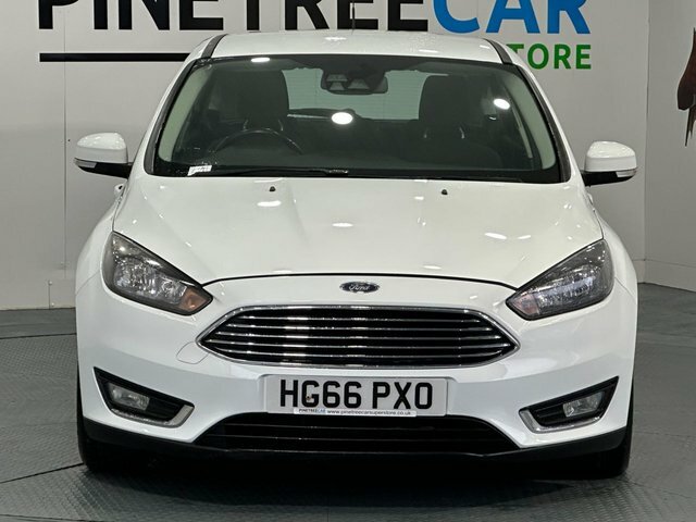 Ford Focus 1.0T Ecoboost Titanium Hatchback White