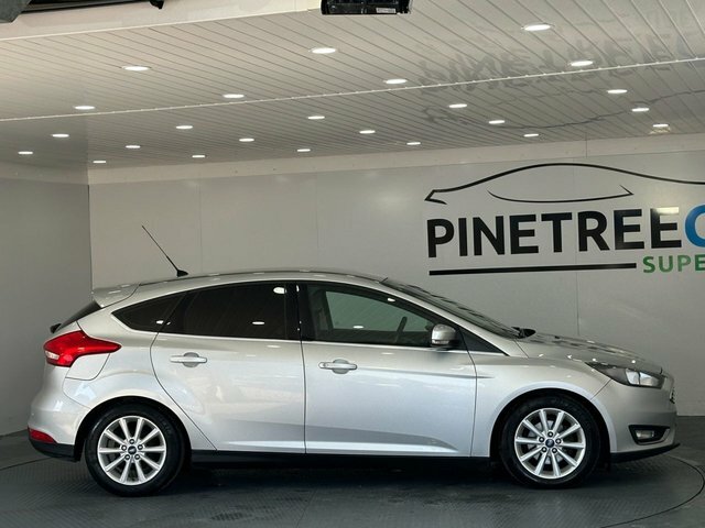 Ford Focus 1.6 Tdci Titanium Hatchback Euro NJ64EFV Silver #4