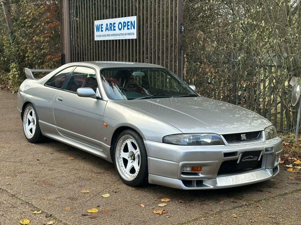 Nissan Skyline 2.6L Gt-r Silver