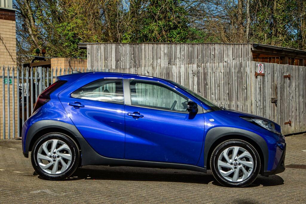 Toyota Aygo X 1.0 Vvt-i Pure X-shift Euro 6 Ss FD25TXF Blue #3