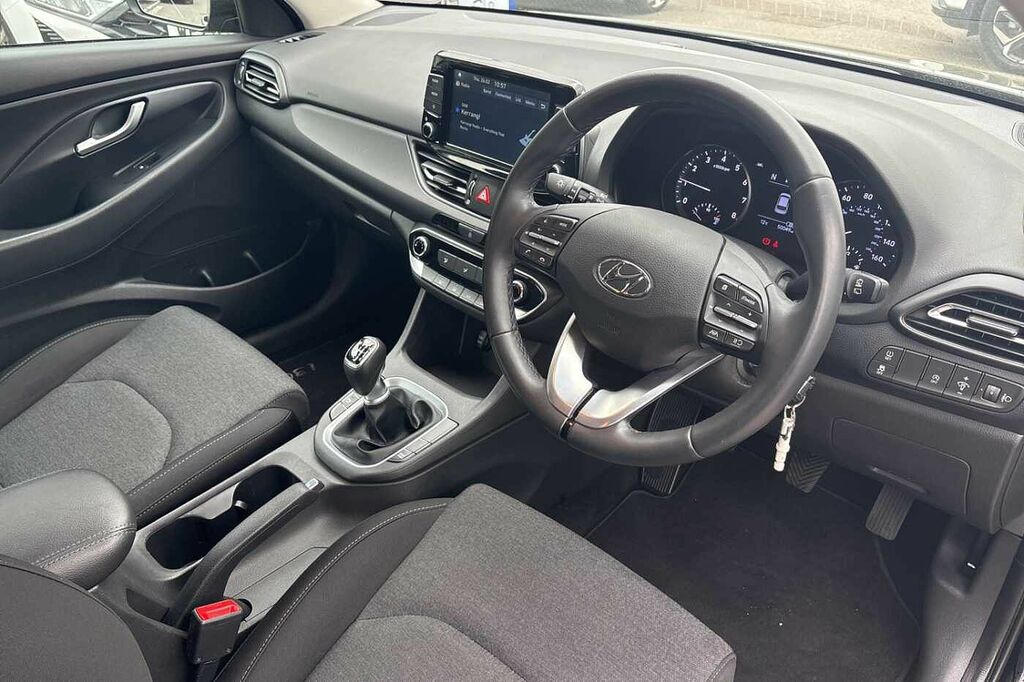 Hyundai I30 1.0T Gdi Se Connect Black #6