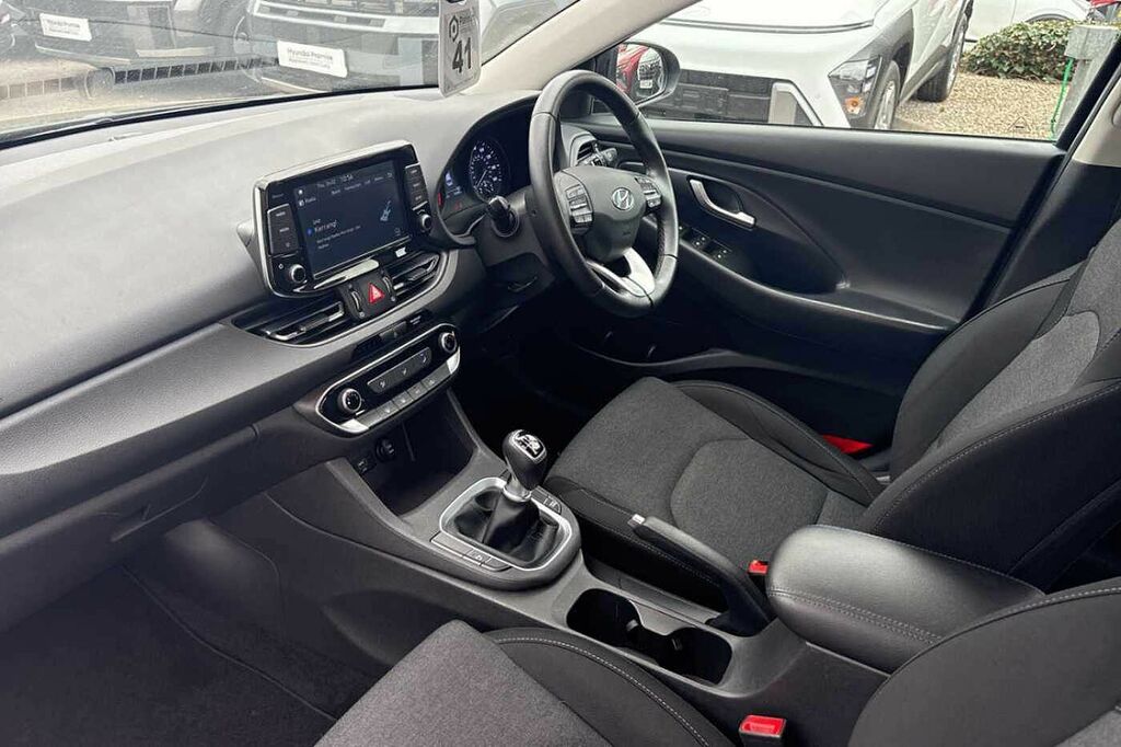 Hyundai I30 1.0T Gdi Se Connect Black #2