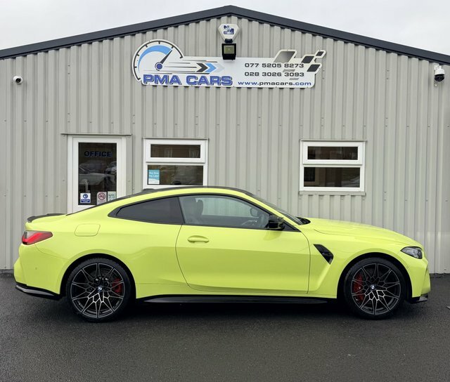BMW M4 3.0 Biturbo Competition Coupe Yellow #2