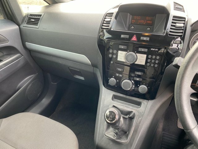Vauxhall Zafira 1.8 16V Exclusiv Euro 5 CU64THF White #6