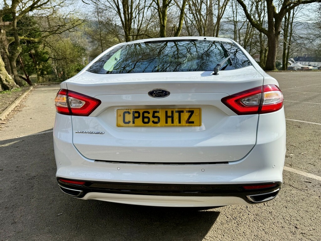Ford Mondeo Hatchback 2.0 Tdci180 White #6