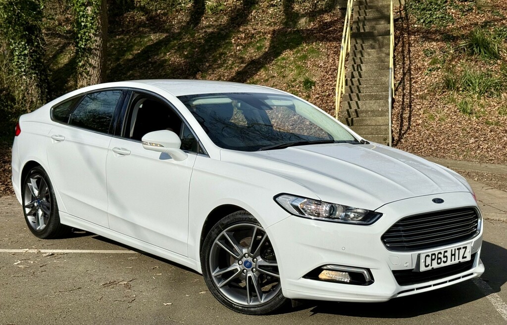 Ford Mondeo Hatchback 2.0 Tdci180 White