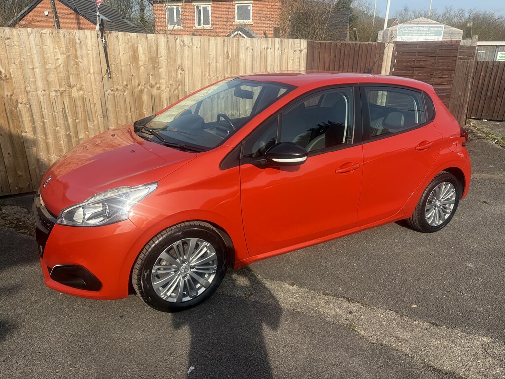 Peugeot 208 Hatchback 1.2 Puretech Active 2015 SK65KTV Orange #4