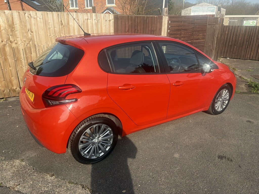 Peugeot 208 Hatchback 1.2 Puretech Active 2015 SK65KTV Orange #3