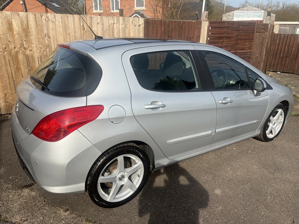 Peugeot 308 Hatchback 1.6 Vti Active 2013 Silver #3
