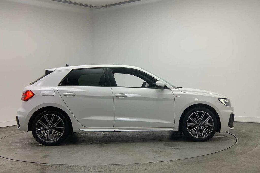 Audi A1 S Line 30 Tfsi 116 Ps 6-Speed - 2025 25 HG25TKO White #4