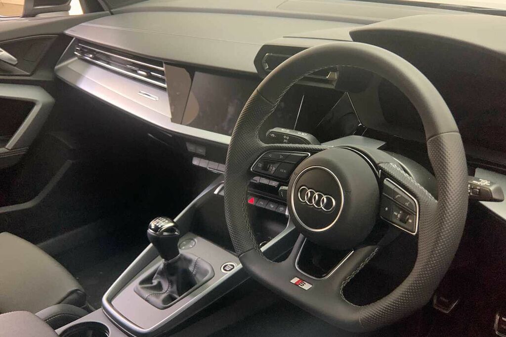 Audi A3 S Line 35 Tfsi 150 Ps 6-Speed - 2025 Black #6