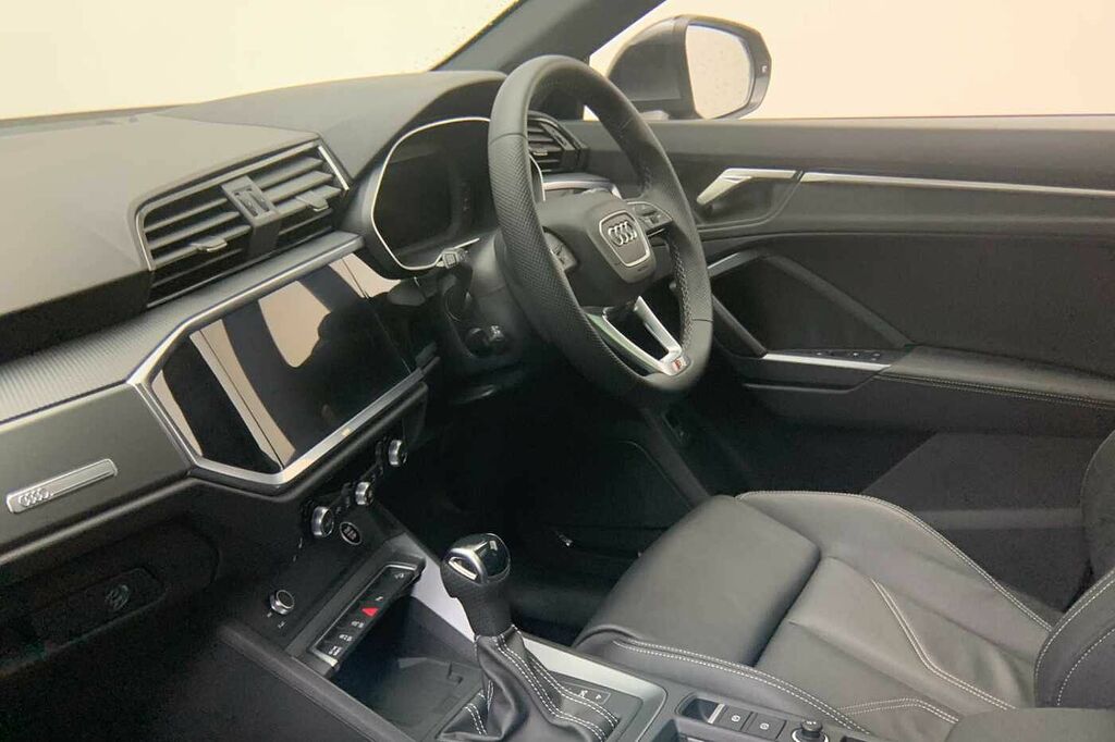 Audi Q3 S Line 35 Tfsi 150 Ps S Tronic - 2024 Grey #2