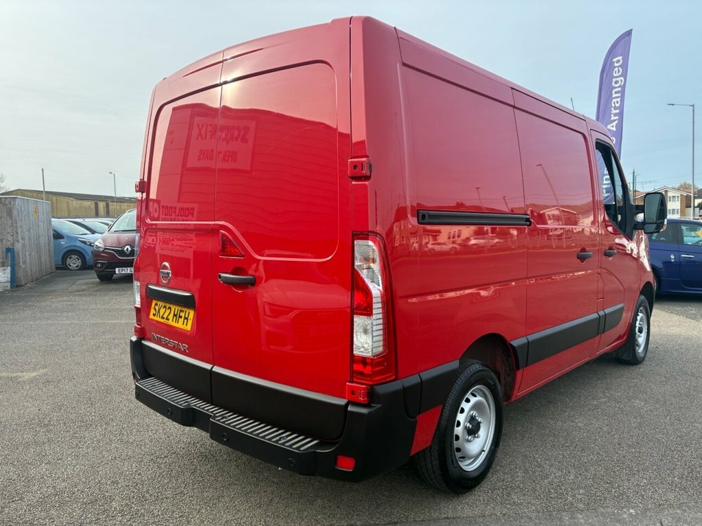 Nissan InterStar 2.3L Tekna SK22HFH Red #6