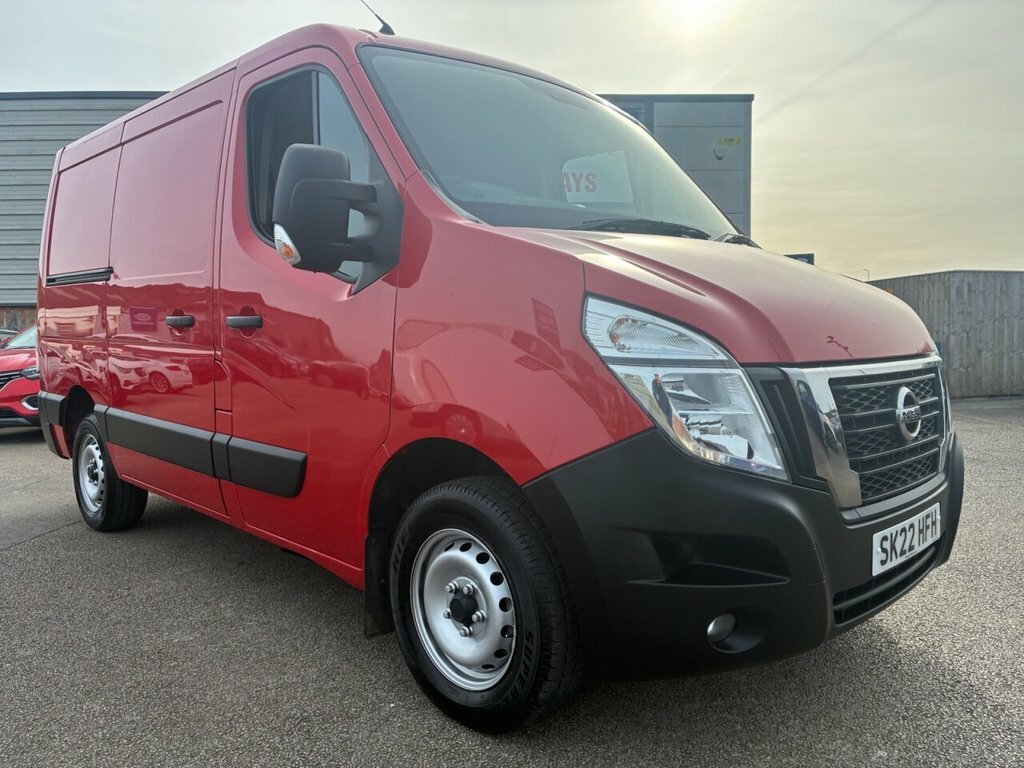 Nissan InterStar 2.3L Tekna SK22HFH Red #2