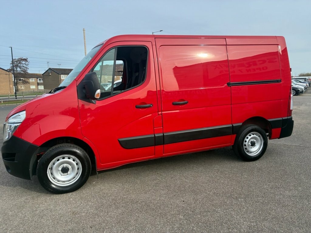 Nissan InterStar 2.3L Tekna SK22HFH Red #3