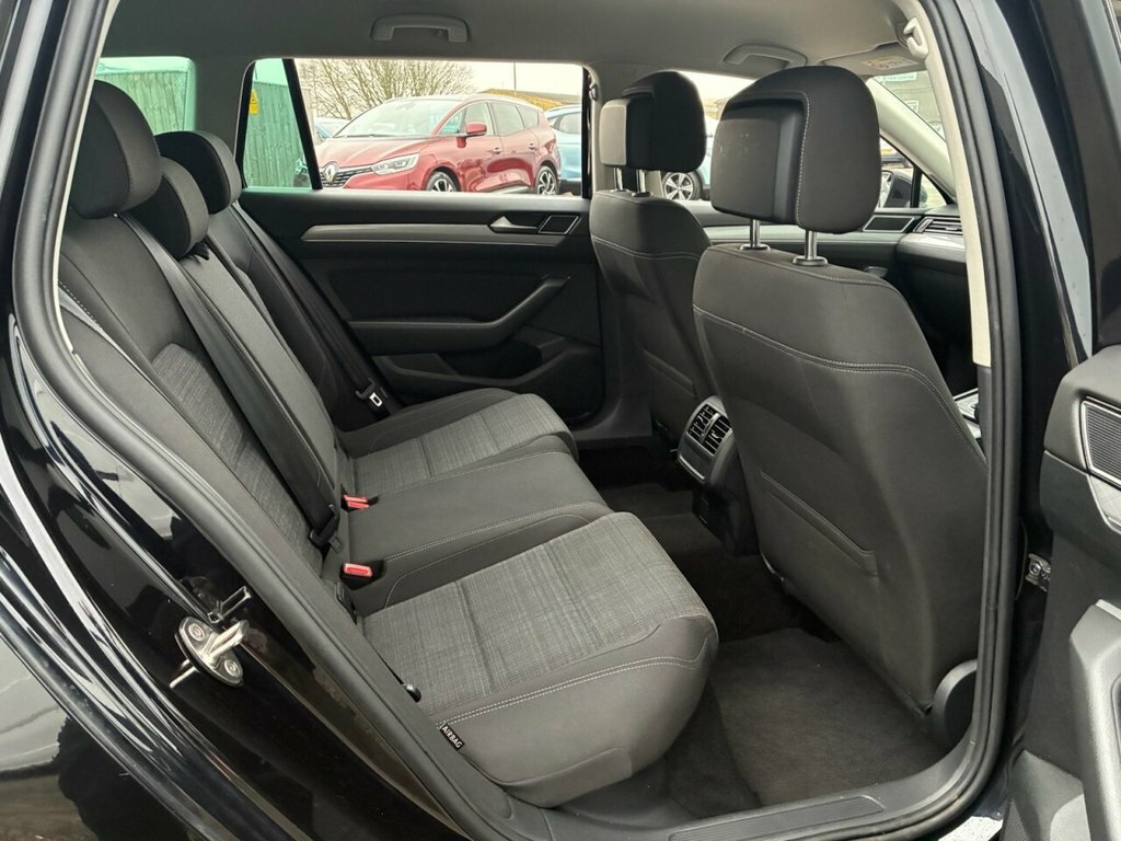 Volkswagen Passat 2L Se Nav YB21ZFH Black #6