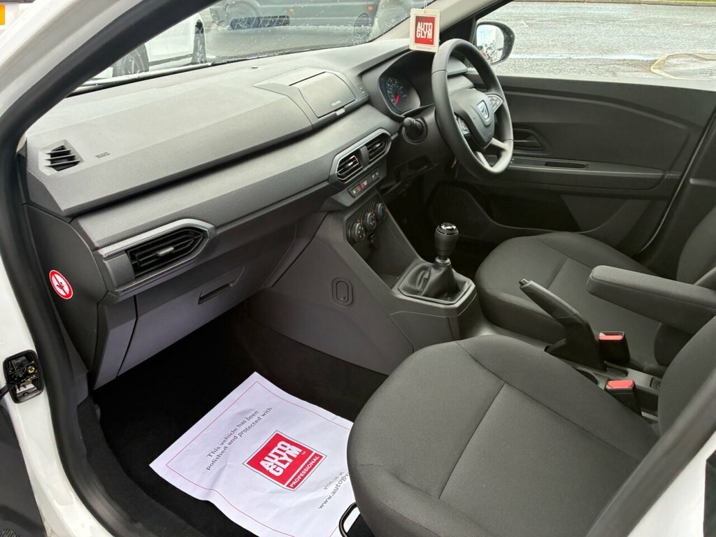 Dacia Sandero 1L Essential White #6