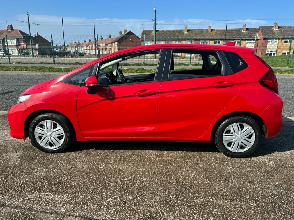 Honda Jazz 1.3L S DK19WAU Red #4