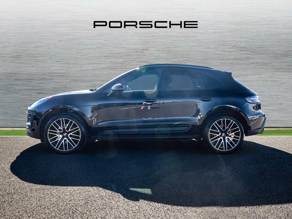 Porsche Macan Suv Black #3