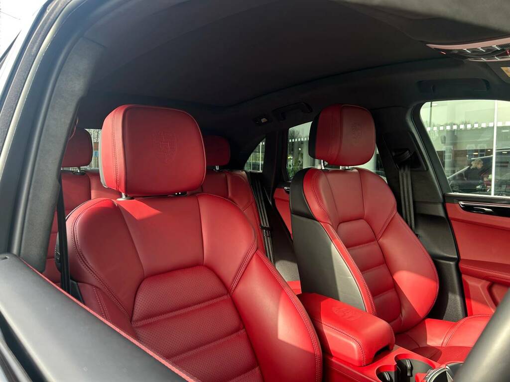 Porsche Macan S Black #5
