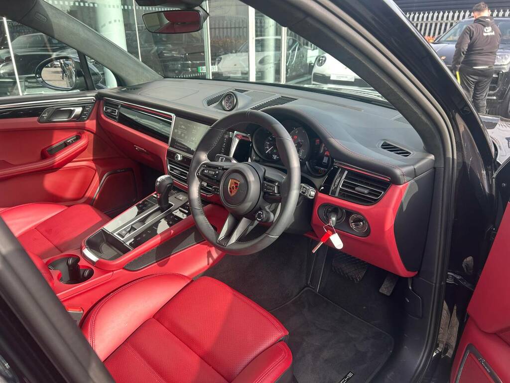 Porsche Macan S Black #4