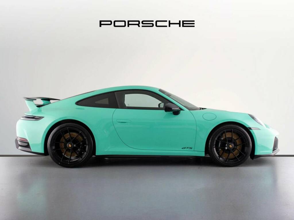 Porsche 911 Carrera Gts Green #2