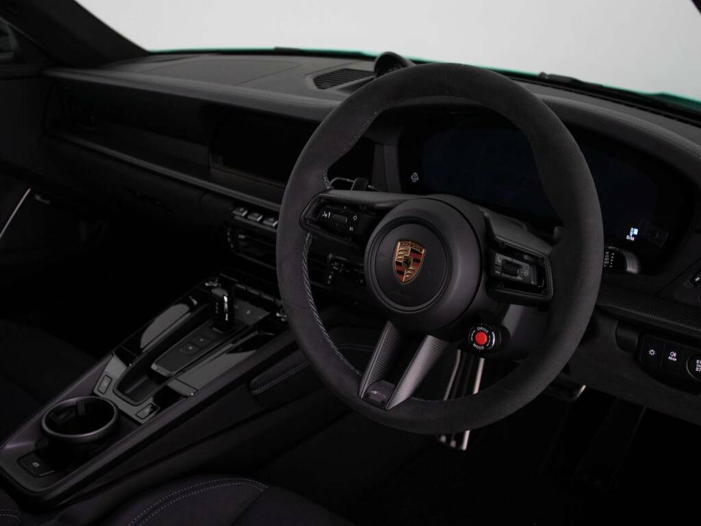 Porsche 911 Carrera Gts Green #4