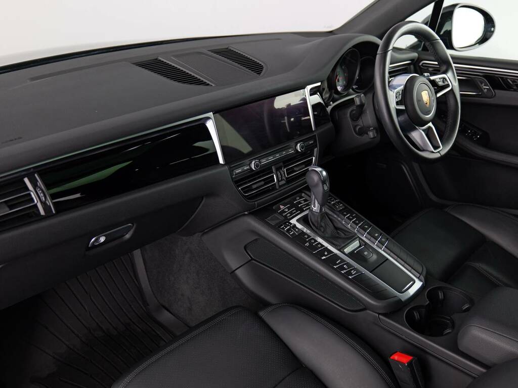 Porsche Macan S My21 Black #5