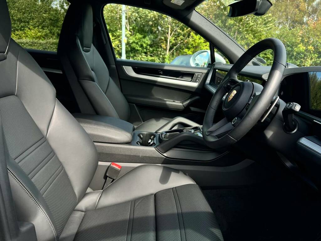 Porsche Cayenne E-hybrid White #5
