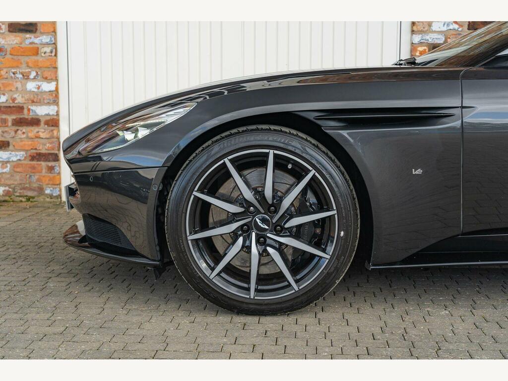 Aston Martin DB11 White #7