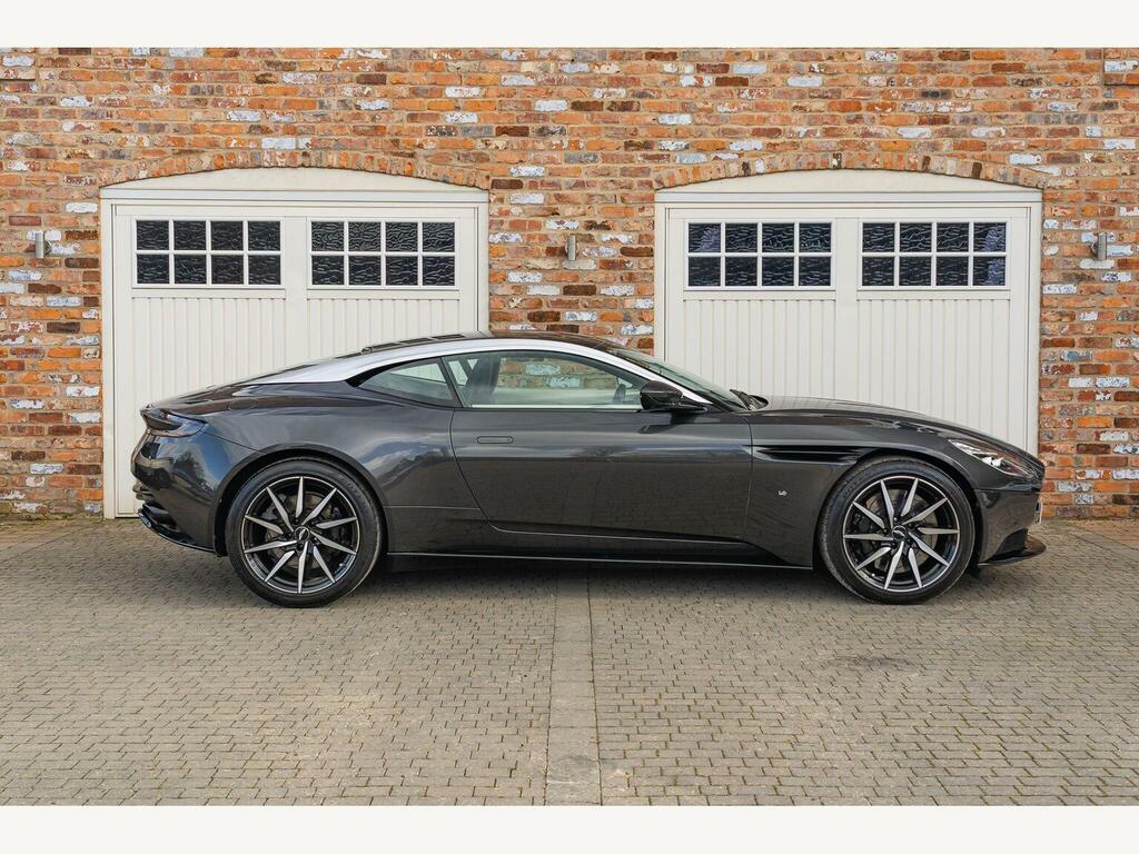 Aston Martin DB11 White #14