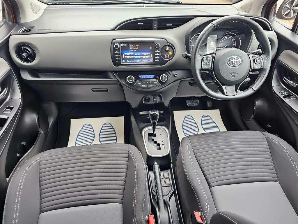 Toyota Yaris 1.5 Vvt-h Icon Tech E-cvt Euro 6 Ss GD68SXT Red #2