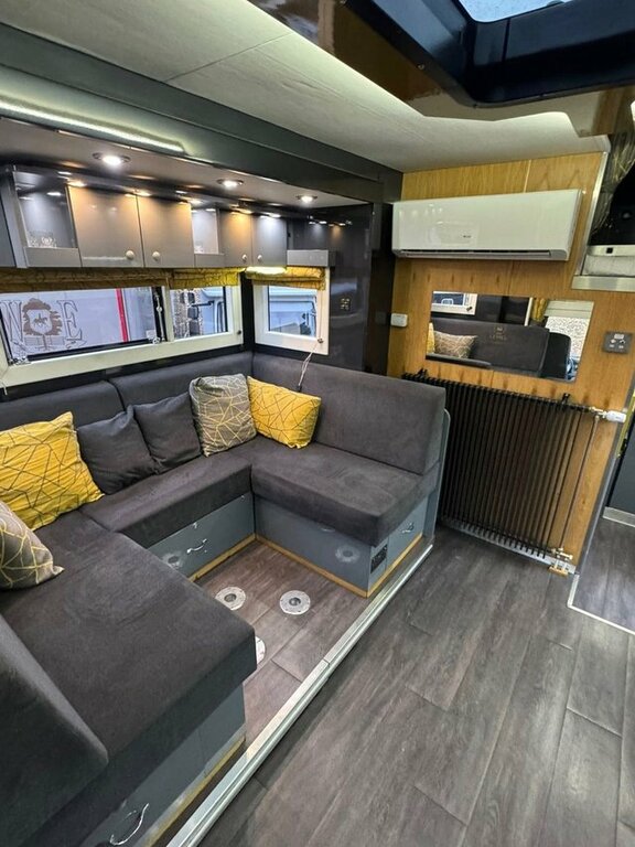 DAF All Models Horse Box 5 Horse Silver