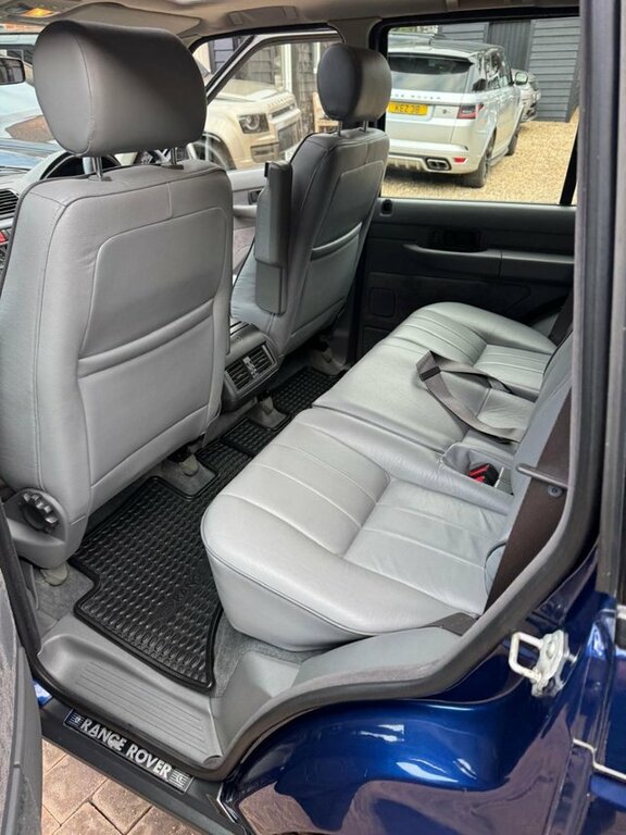 Land Rover Range Rover 3.9L Null Green #17