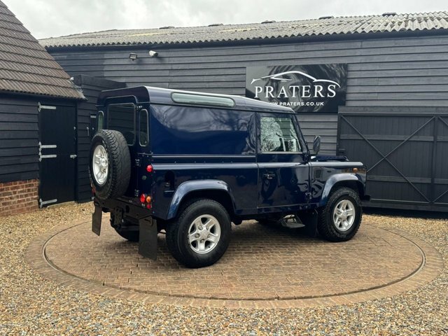 Land Rover Defender   #4