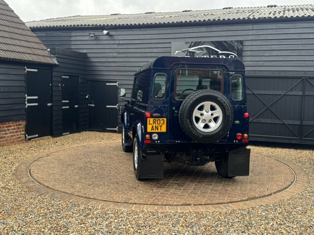 Land Rover Defender   #1