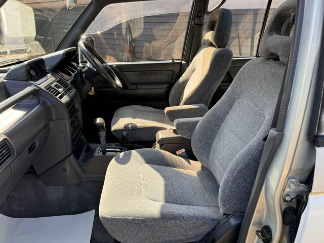 Mitsubishi Shogun Pajero Exceed M279YWE Silver #6
