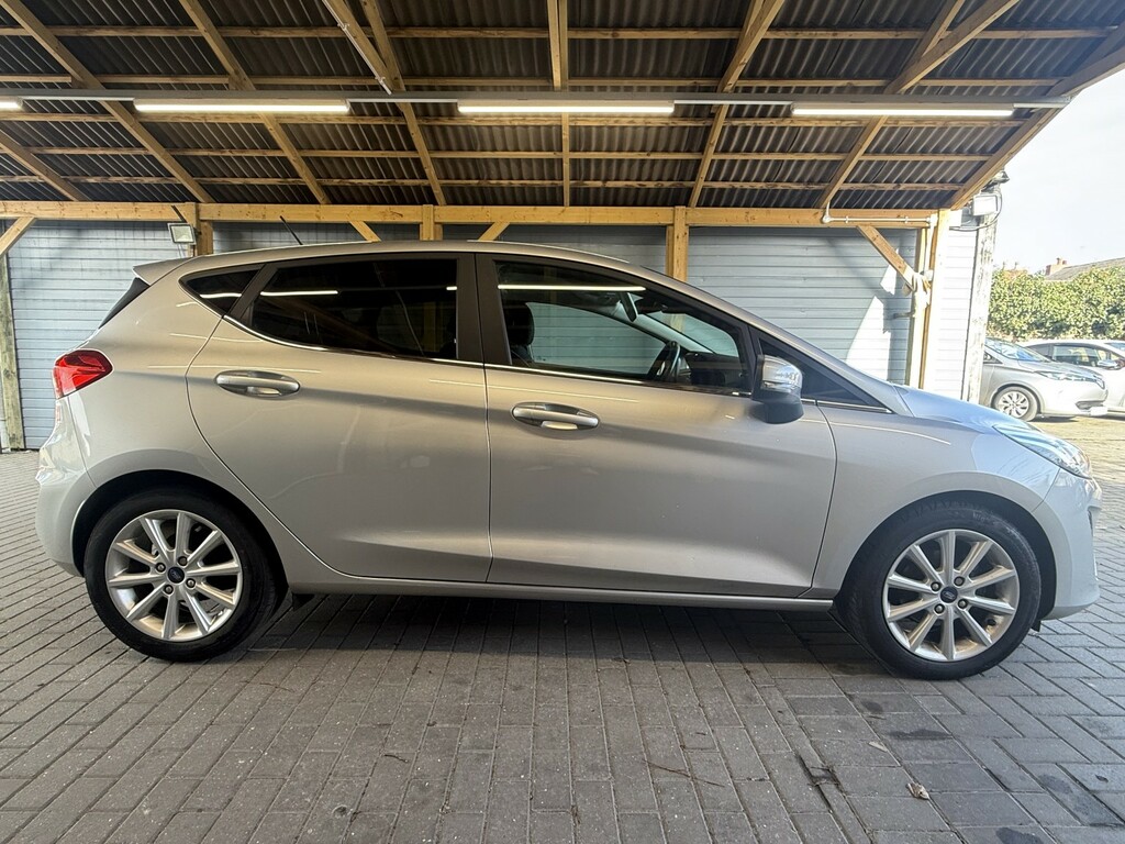 Ford Fiesta Hatchback 1.0 T Ecoboost Titanium 201818 FD18ONU Silver #4