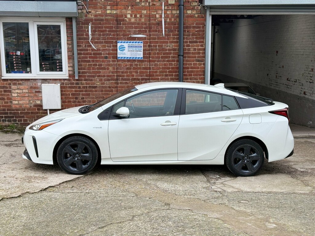 Toyota Prius 1.8 Vvt-h Excel Hatchback Hybrid Cvt Eu RE69JNF White #4