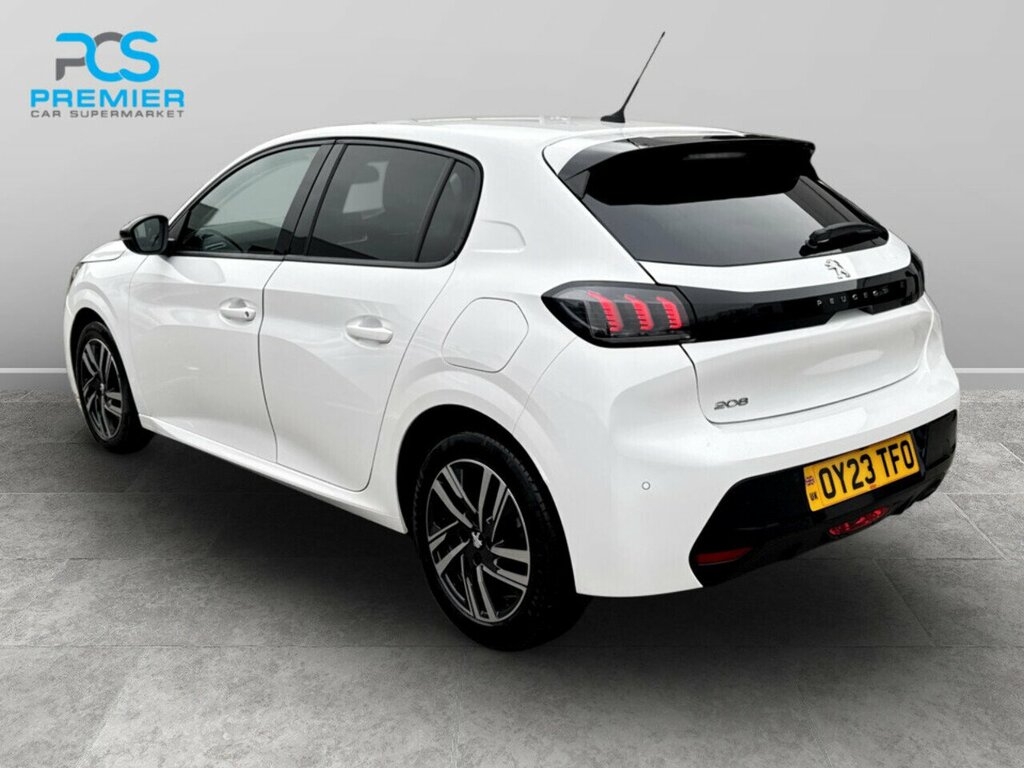 Peugeot 208 Puretech Allure Premium OY23TFO White #2