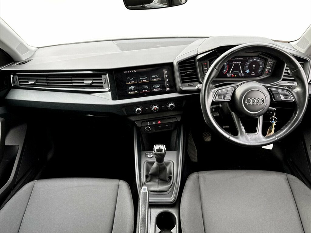 Audi A1 Tfsi Technik LL22VWN White #6