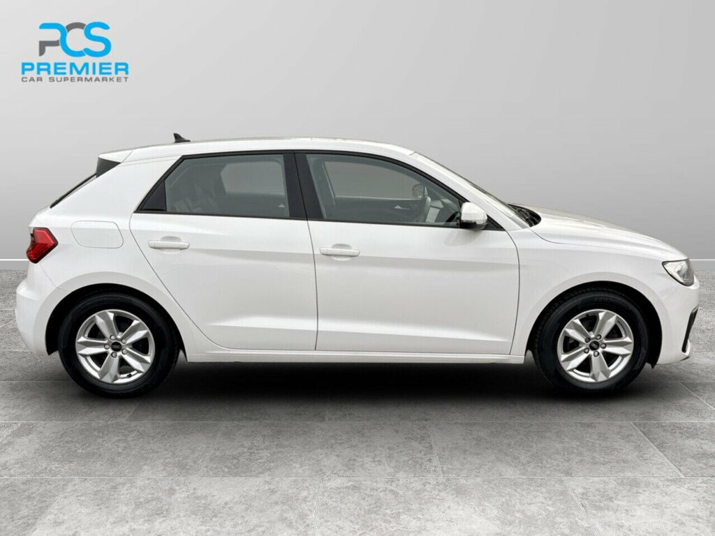 Audi A1 Tfsi Technik LL22VWN White #4