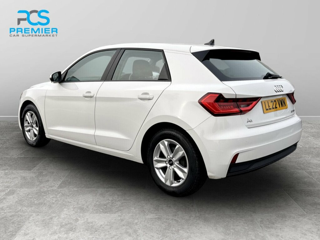 Audi A1 Tfsi Technik LL22VWN White #5