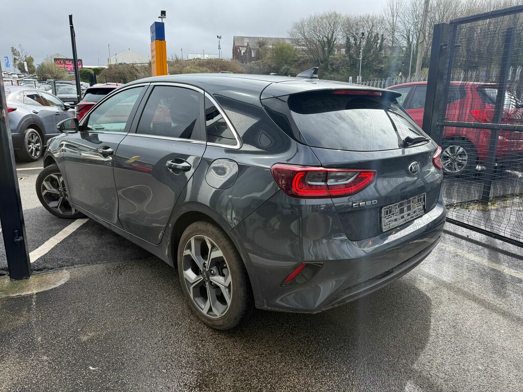 Kia Ceed 1.6 Crdi 3 LA19FJU Silver #2