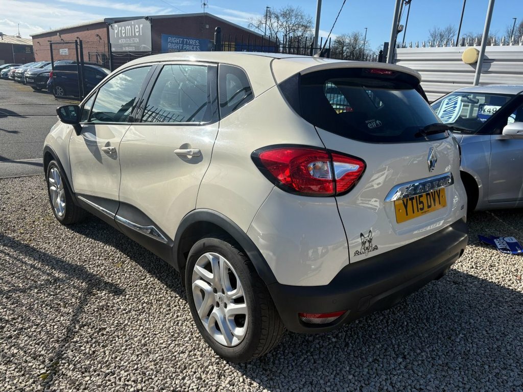 Renault Captur 1.5L Dynamique Medianav YT15DVY White #4