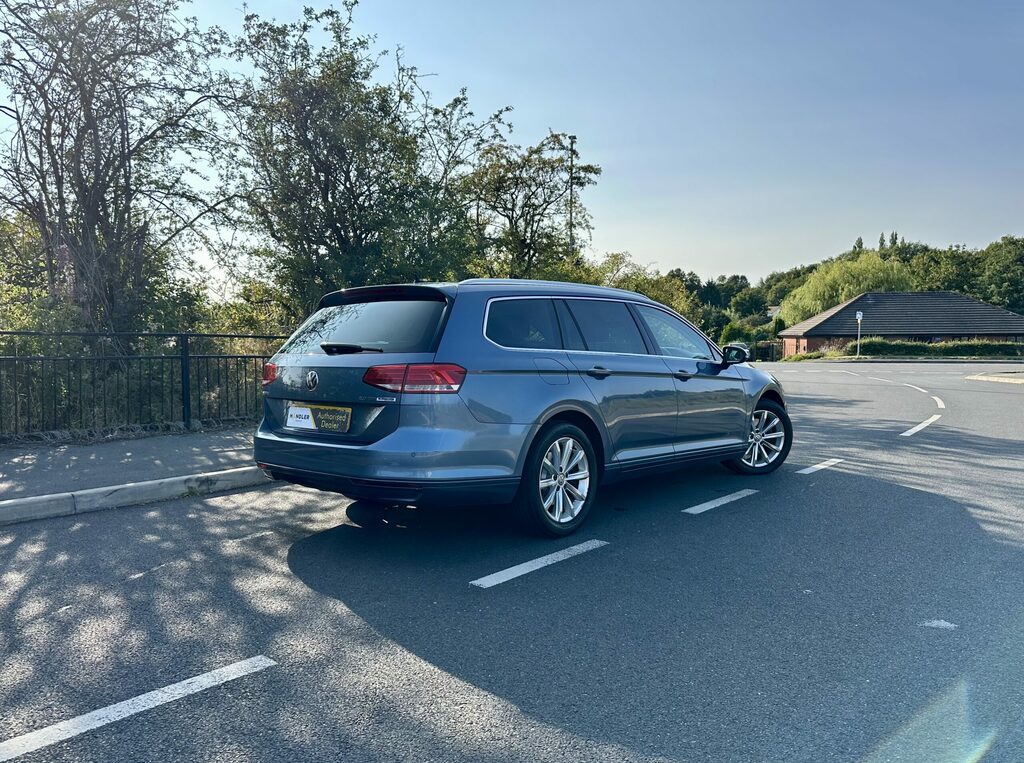 Volkswagen Passat 2.0 Tdi Bluemotion Tech Se Business Dsg Blue #6