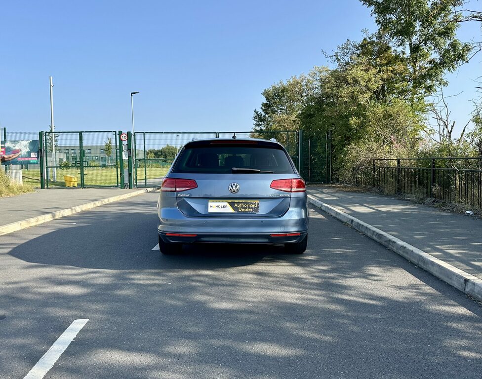 Volkswagen Passat 2.0 Tdi Bluemotion Tech Se Business Dsg Blue #4